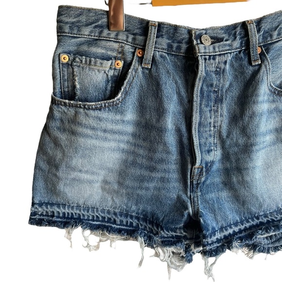 Levi's 501 Original Fit High Rise Blue Jean Shorts 31 Distressed Hem - Picture 3 of 14